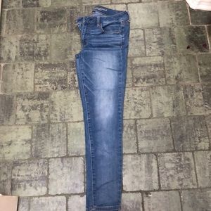 Dark wash bluejeans